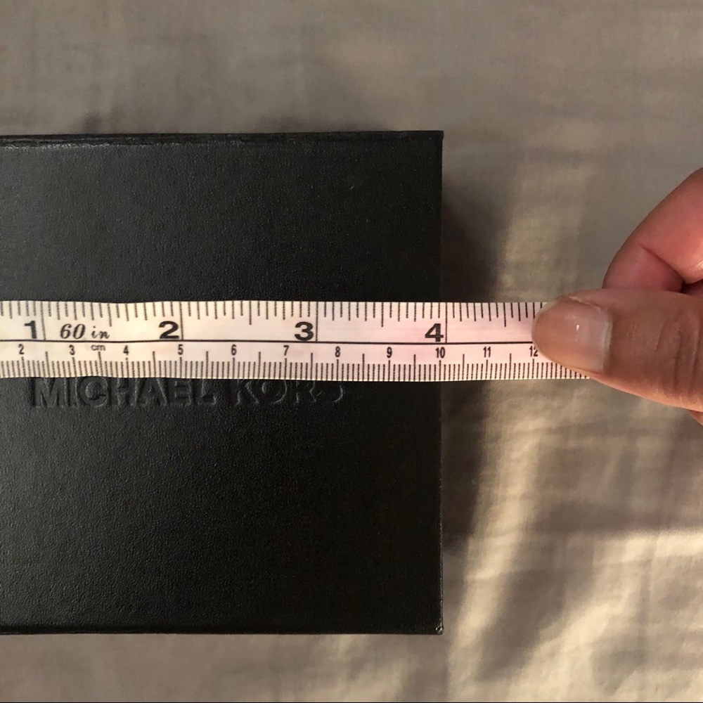 Authentic Michael Kors Box - Picture 10 of 12